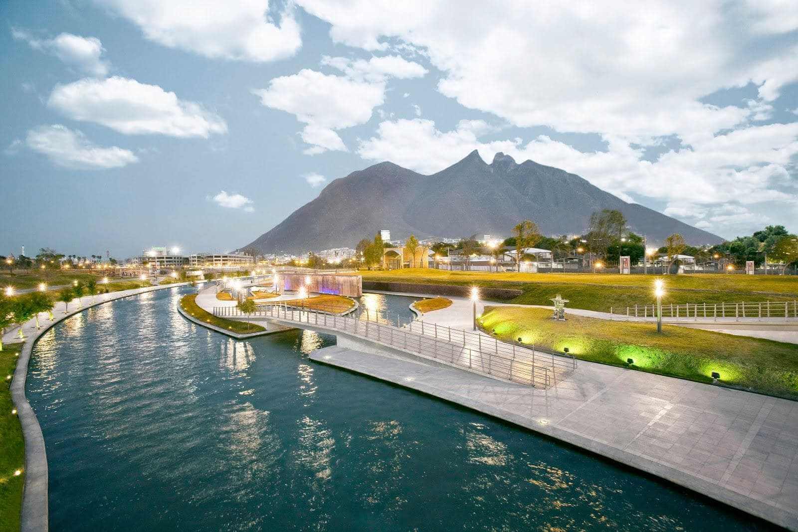  Boletos de Autobús monterrey paseo santa lucía